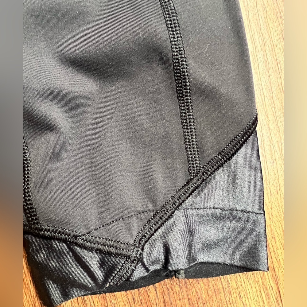 Lululemon Athletica Black Capris womens size - Picture 2 of 7
